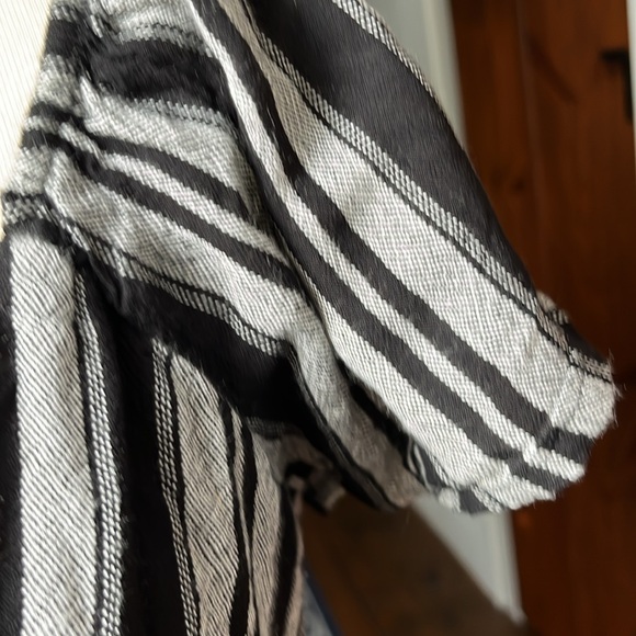 Black and Grey dress by Volcom - Picture 4 of 6